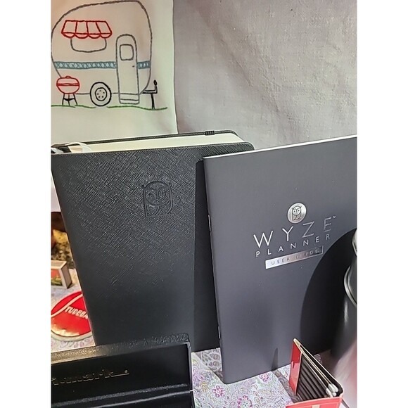 Wyze Planner Premium Edition – Undated Luxurious Weekly & Monthly Masculine ✨️ - Picture 4 of 9